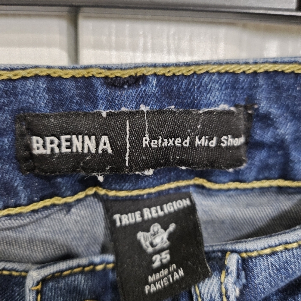 True Religion Brenna Relaxed Mid Rise Denim Shorts Women 25 Blue Raw Hem Distres - Picture 10 of 11